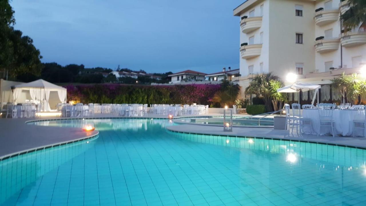 Sunshine Club Hotel Centro Benessere Ricadi Zewnętrze zdjęcie